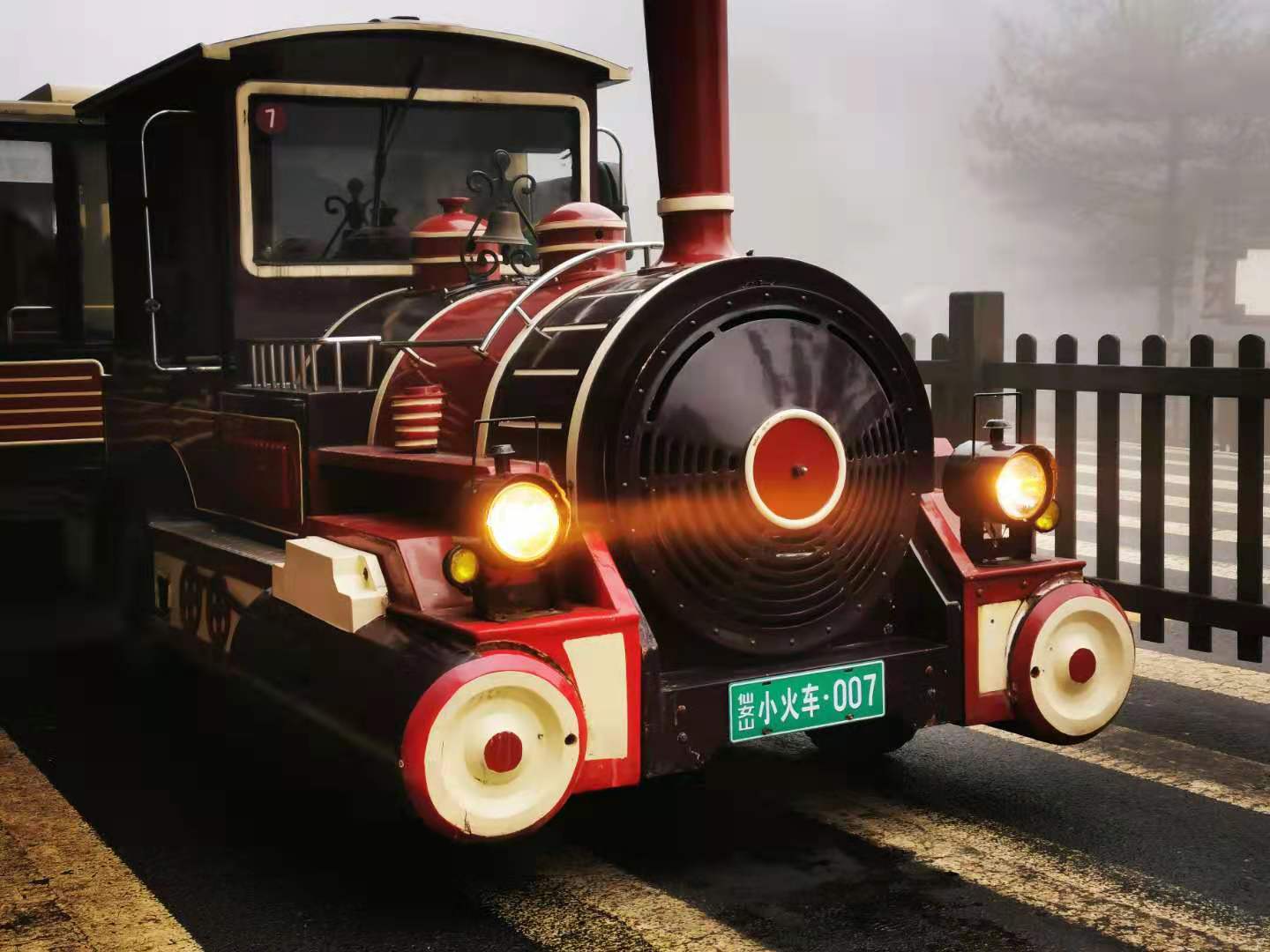 武隆小火车自拍.jpg 武隆小火车自拍.jpg