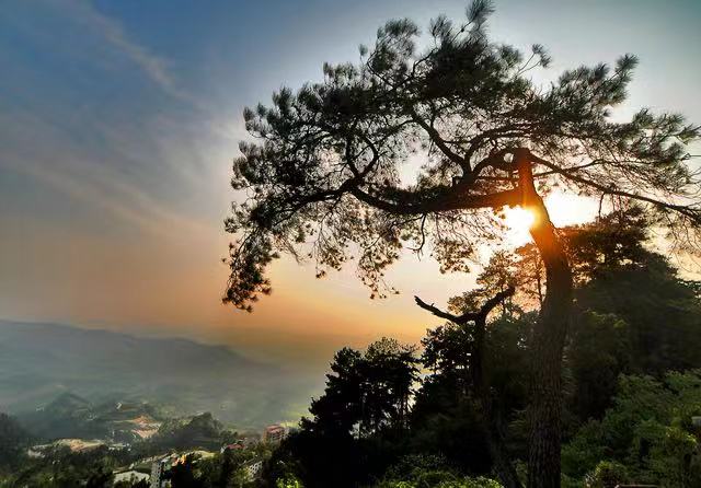 圣灯山1.jpg 圣灯山1.jpg